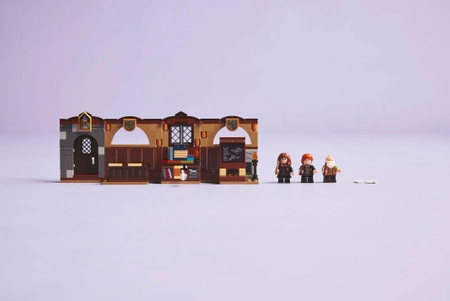 Klocki Lego Harry Potter 76442 Zamek Hogwart: Zajęcia z zaklęć i uroków, 204 el. wiek dziecka 8+