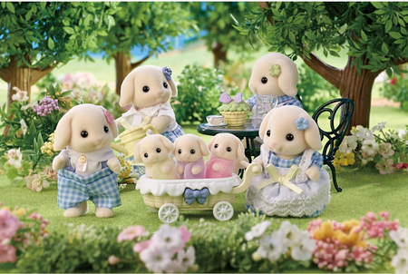 Sylvanian Families, Rodzina Królików Flora, rodzice z trojaczkami, 5 figurek i akcesoria