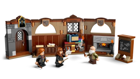 Klocki Lego Harry Potter 76442 Zamek Hogwart: Zajęcia z zaklęć i uroków, 204 el. wiek dziecka 8+