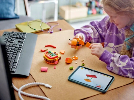 Klocki Lego Fortnite 77070 Durrr Burgerownia, 193 elementy, oryginalne klocki z gry Fortnite, idealne dla graczy 9+