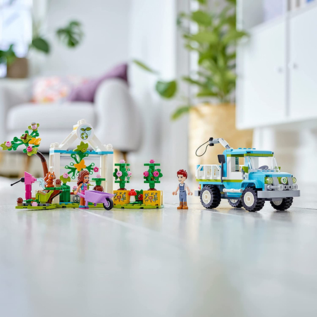 Klocki LEGO Friends 41707, Furgonetka do sadzenia drzew i 2 figurki Olivia i Daniel, 6+