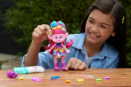 DreamWorks Trolle 3, Lalka królewna Poppy z długimi włosami, wys. 18 cm, mnóstwo akcesoriów, błyszczący żel, idealny prezent dla dziewczynki w wieku od 3 lat+