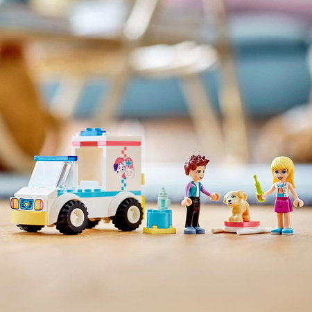 Klocki LEGO Friends 41694, Karetka kliniki dla zwierzątek i 3 mini figurki, 54 elementy