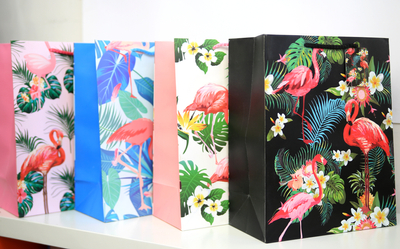 Torebka prezentowa średnia Flamingi - 32x26x12 cm