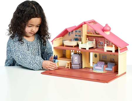 Bluey, Duży zestaw Domek rodzinny i figurka głównej bohaterki, wiele akcesoriów, wysokość 28 cm, renomowany producent, oryginalna zabawka