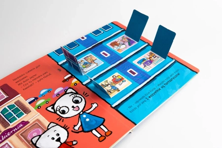 Kicia Kocia i Nunuś Bardzo Fajna Rodzina Książka Anita Głowińska Twarda Oprawa Otwierane Okienka Media Rodzina