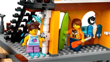 Klocki Lego City 60422 Nadmorski port ze statkiem towarowym, 1226 elementów, oryginalne klocki Lego, idealne jako prezent