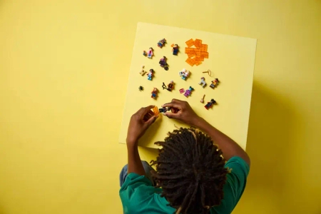 Klocki Lego Minifigures 71050 Spider-Man: Poprzez multiwersum, Pavitr Prabhakar / Spider-Man India 6