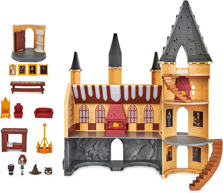 Harry Potter, Zamek Hogwart, figurka Hermiona, akcesoria, 10 efektów świetlnych i dźwiękowych, wysokość zamku ok. 55 cm, producent Spin Master, seria Magical Minis, wiek dziecka 5+