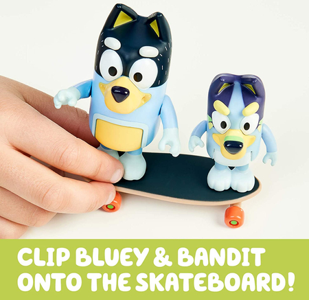 Bluey, figurki bajkowe: Blue i tata Bandit - Skateboarding, dla dzieci w wieku 3+, zabawka oryginalna, na licencji
