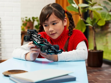 Klocki Lego Technic 42165 Wyścigówka rajdówka Mercedes-AMG F1 W14 E Performance Pull-Back, 240 elementów, napęd, wiek dziecka 7+