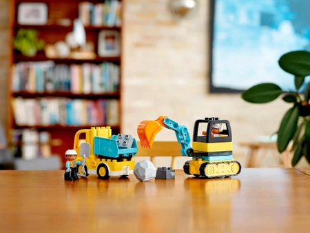 Klocki Lego Duplo 10931 Ciężarówka i koparka gąsienicowa, 2 pojazdy i 2 figurki, duże klocki dopasowane do małych rączek, super pomysł na prezent dla chłopca w wieku już od 2 lata+