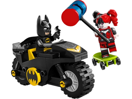 Klocki LEGO DC 76220 Batman kontra Harley Quinn, 2 mini figurki z pojazdem Batmotor i deskorolką, zestaw klocków dla młodszych dzieci w wieku 4+, 42 klocki