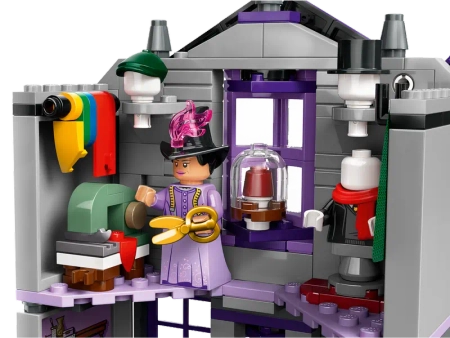 Klocki Lego Harry Potter 76439 Sklepy Ollivandera i Madame Malkin, 744 elementy, super prezent dla fana serii, dla dzieci 8+