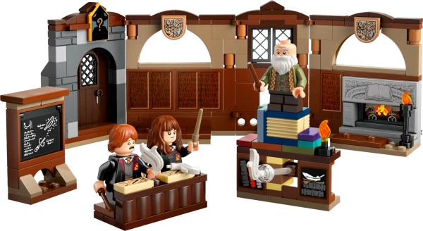 Klocki Lego Harry Potter 76442 Zamek Hogwart: Zajęcia z zaklęć i uroków, 204 el. wiek dziecka 8+
