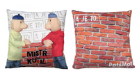 MU Brno, Sąsiedzi, Poduszka 30 x 30 cm, Pat i Mat oparci o cegły